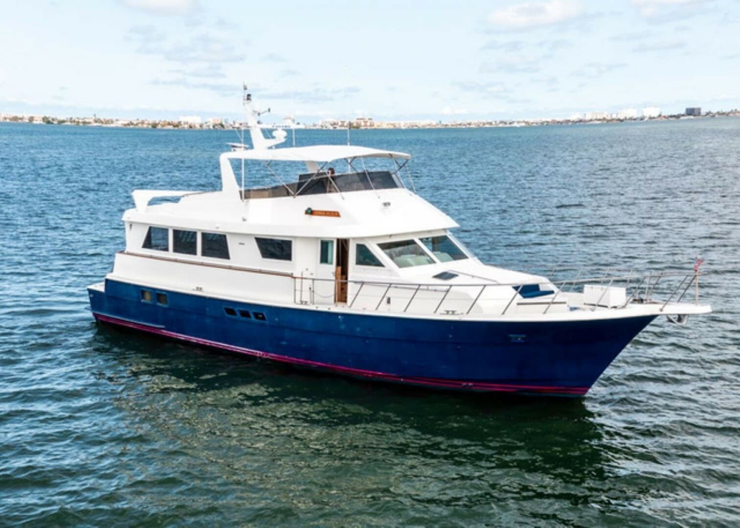 1994 Hatteras Cockpit — photo 1