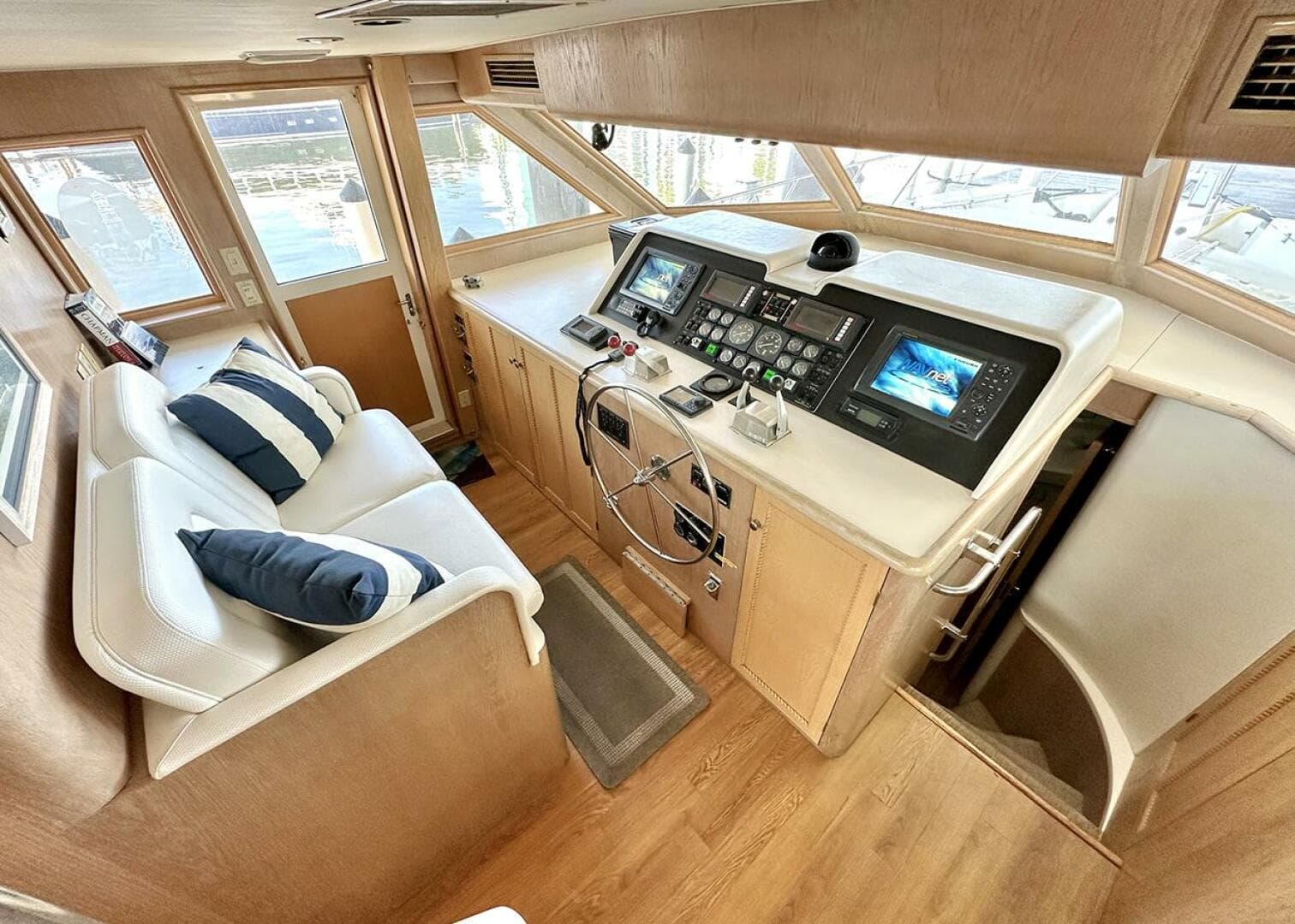 1994 Hatteras Cockpit — photo 28
