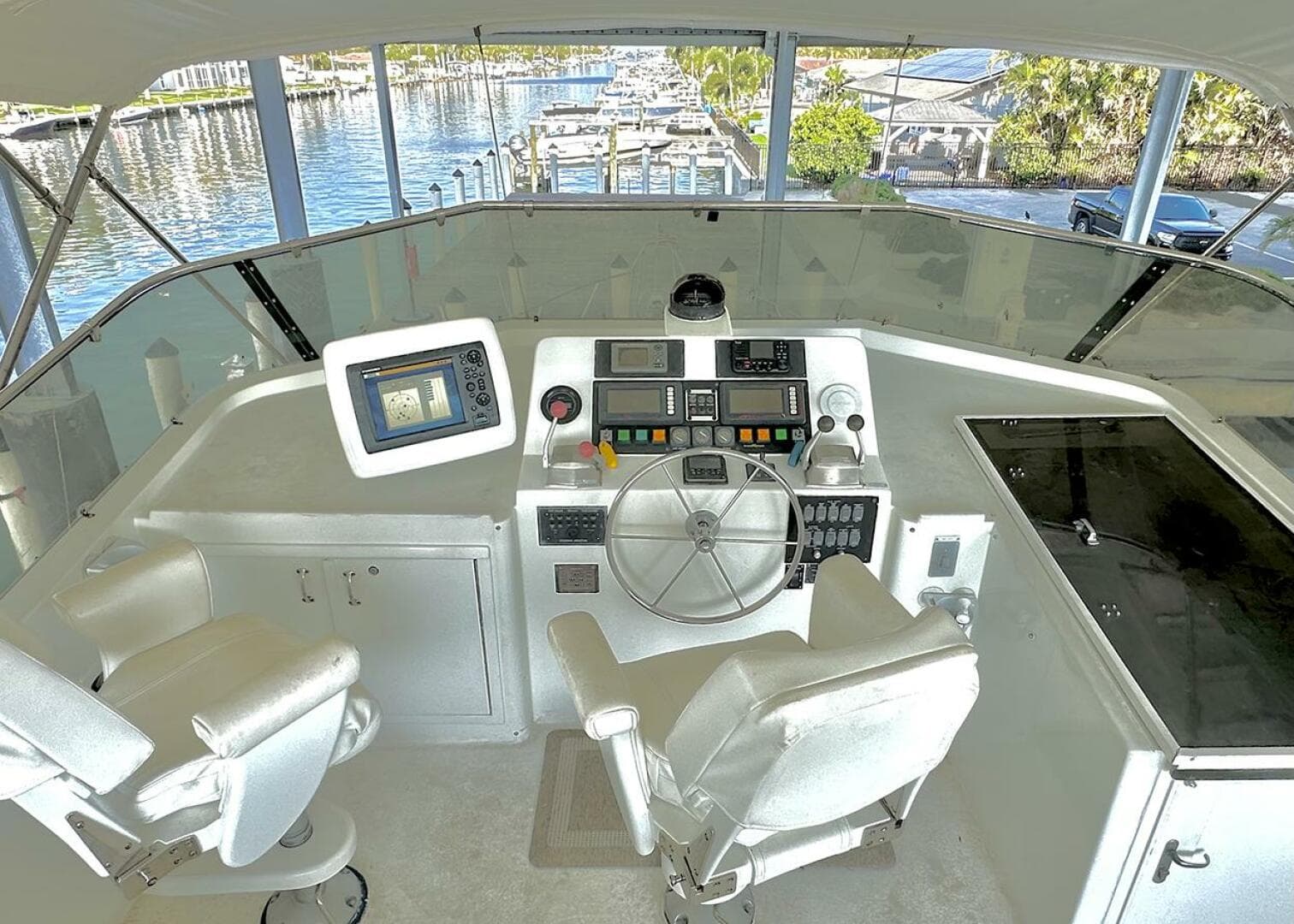 1994 Hatteras Cockpit — photo 33