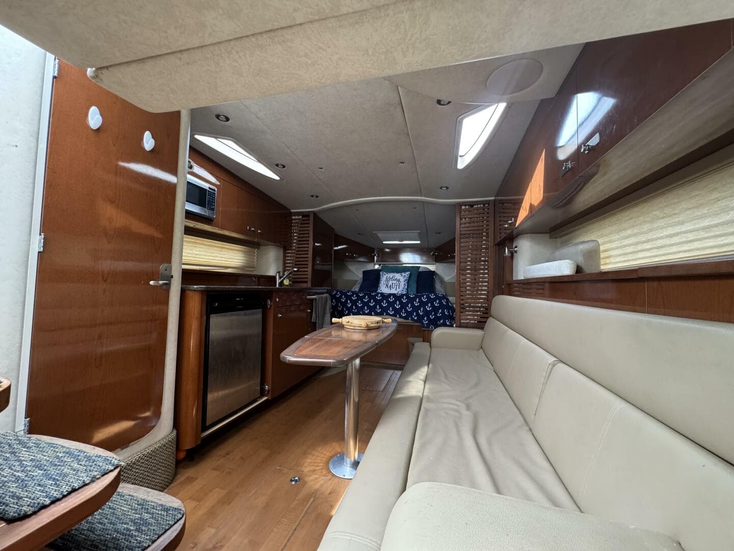 2012 Sea Ray 370 Sundancer — photo 7