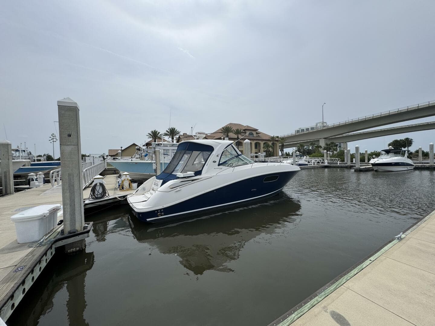 2012 Sea Ray 370 Sundancer — photo 3