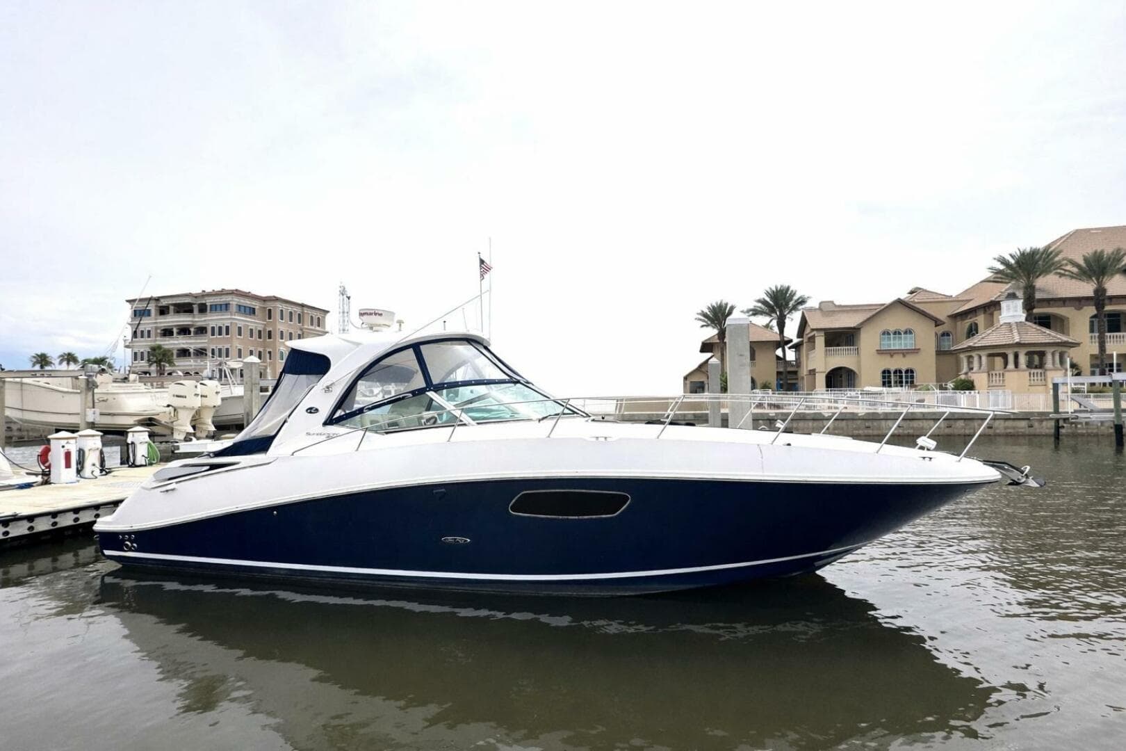 2012 Sea Ray 370 Sundancer — photo 1
