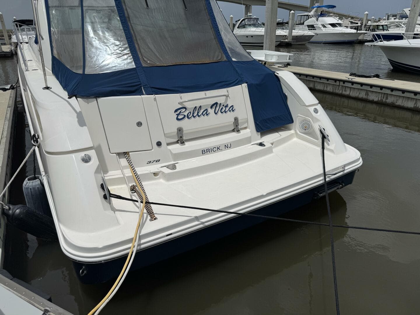 2012 Sea Ray 370 Sundancer — photo 4