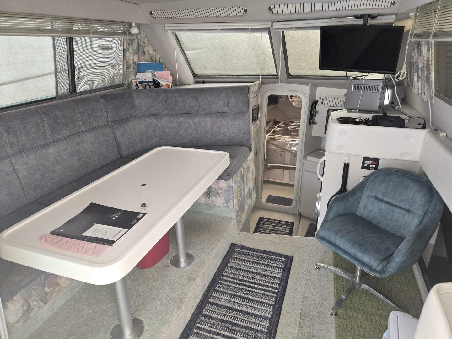 1994 Cruisers Yachts 3380 — photo 3