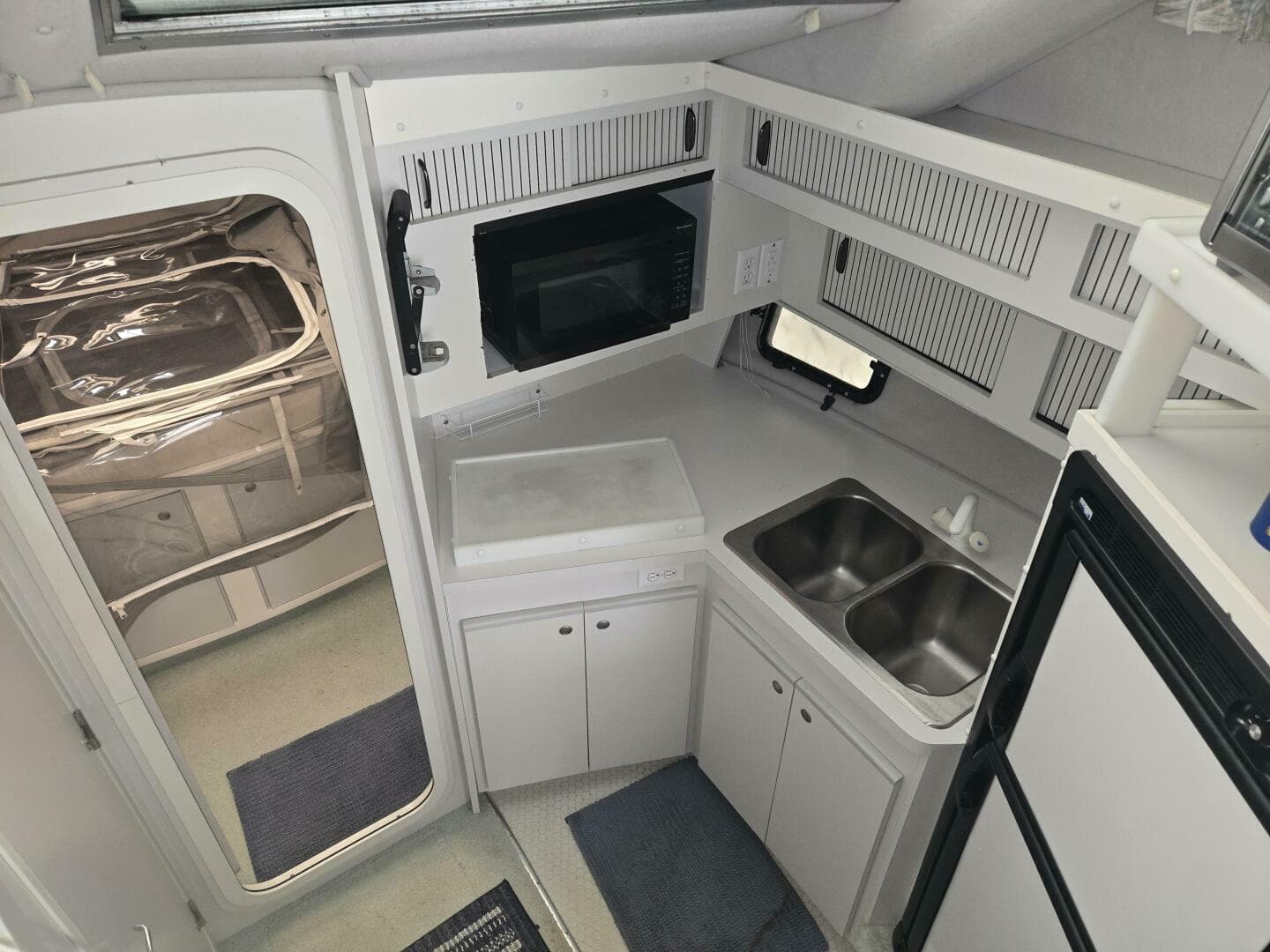 1994 Cruisers Yachts 3380 — photo 4