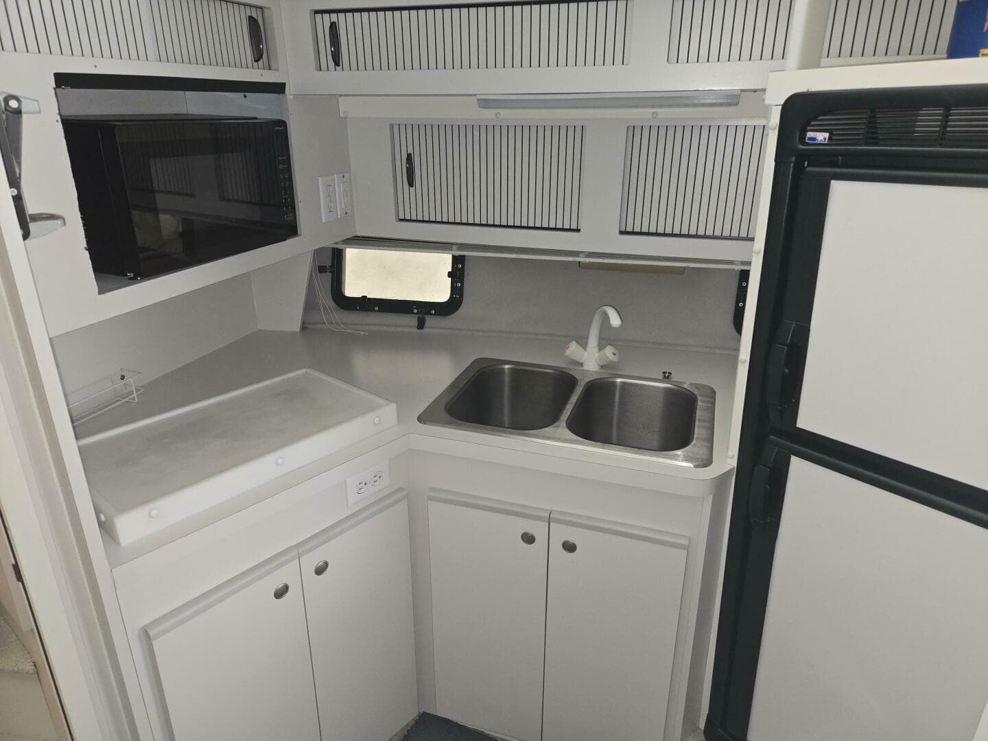 1994 Cruisers Yachts 3380 — photo 5