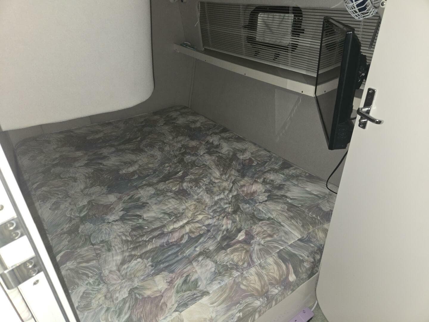 1994 Cruisers Yachts 3380 — photo 7