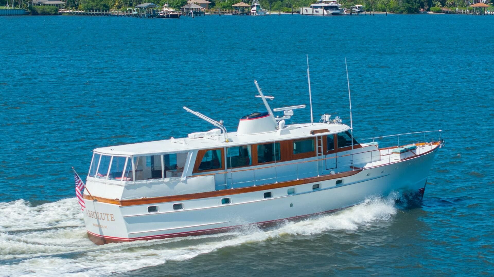 1970 Trumpy Houseboat — photo 1