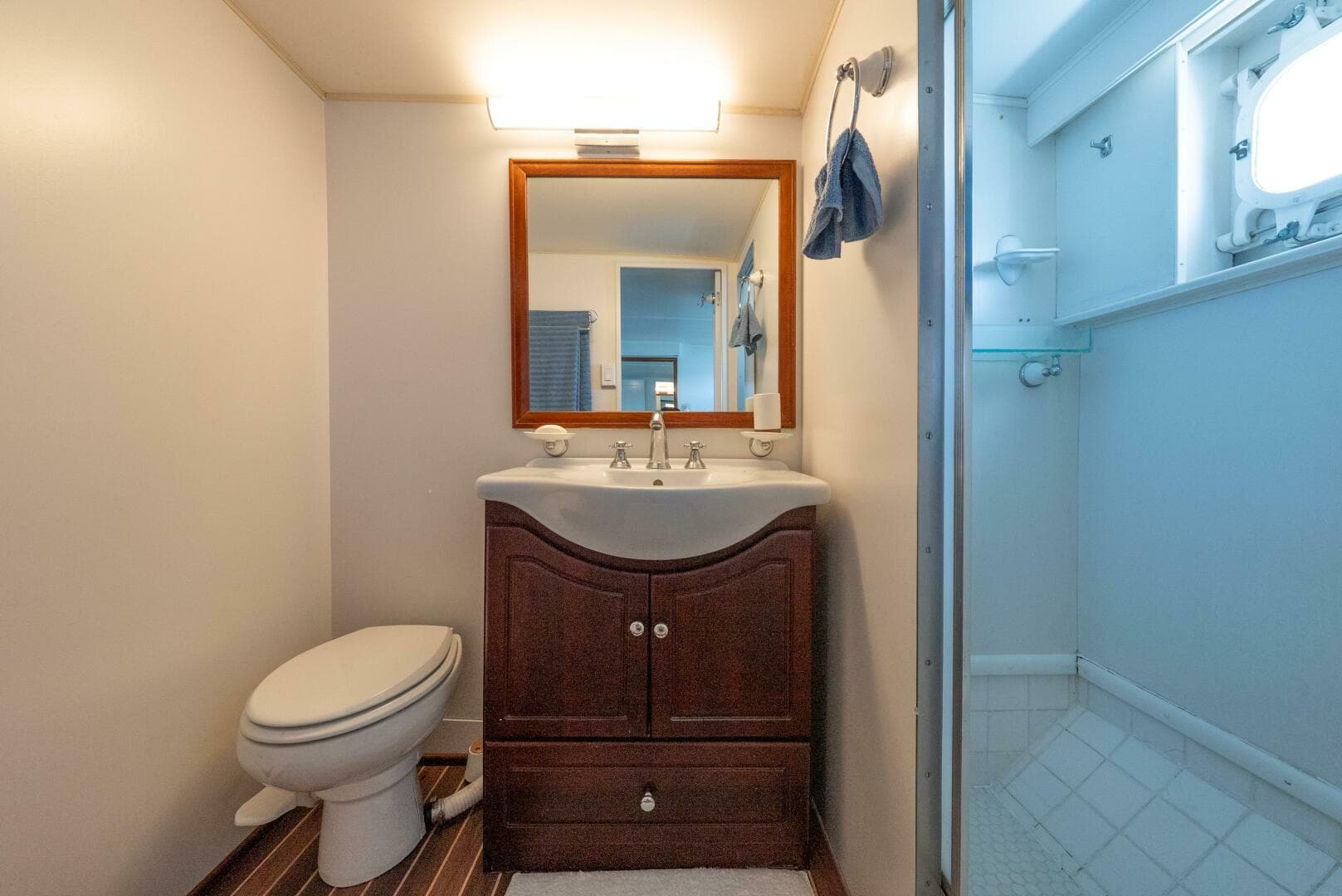 1970 Trumpy Houseboat — photo 16