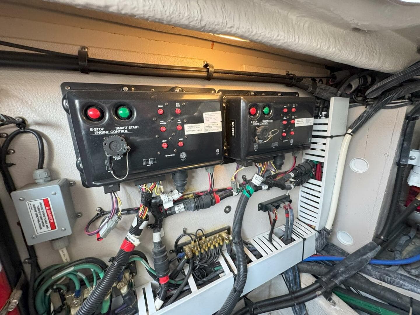 2009 Sea Ray 440 Sundancer — photo 38