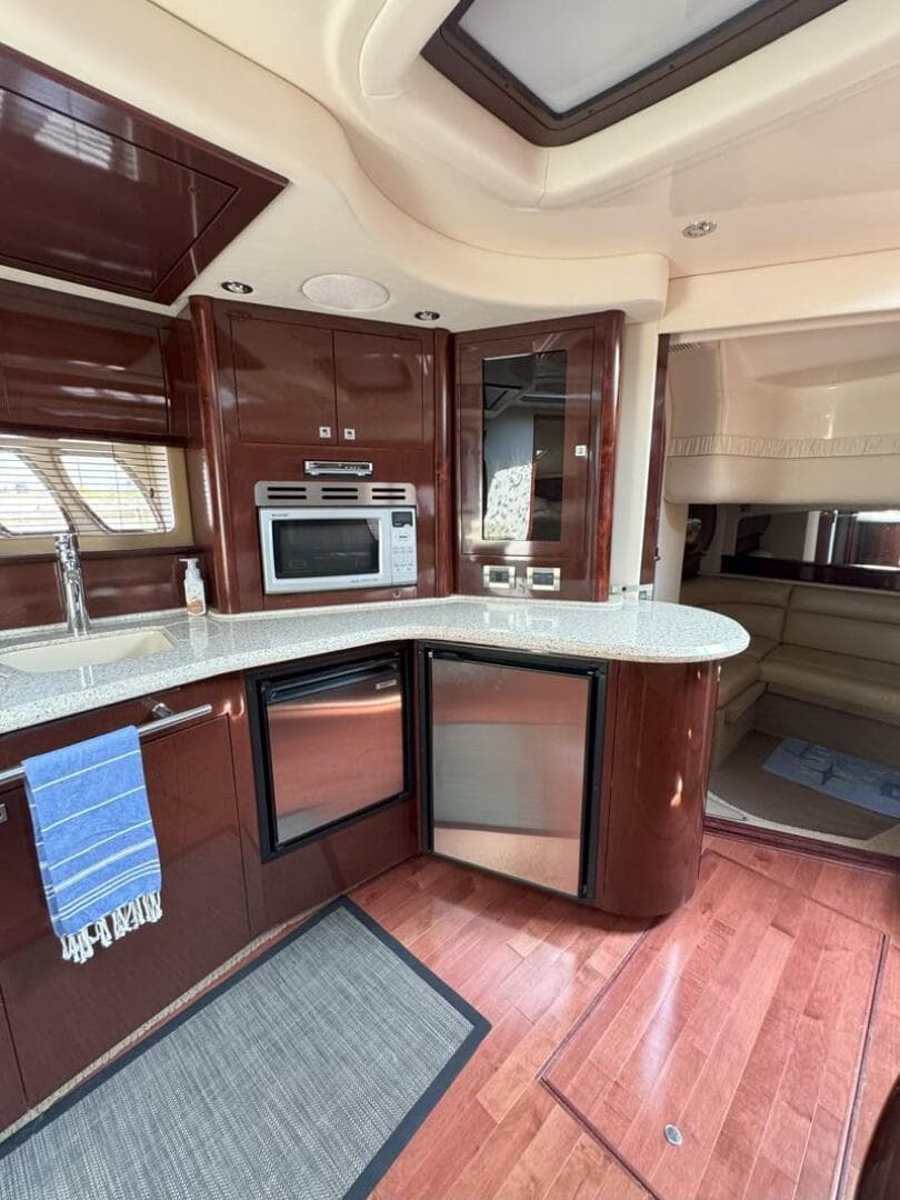 2009 Sea Ray 440 Sundancer — photo 20