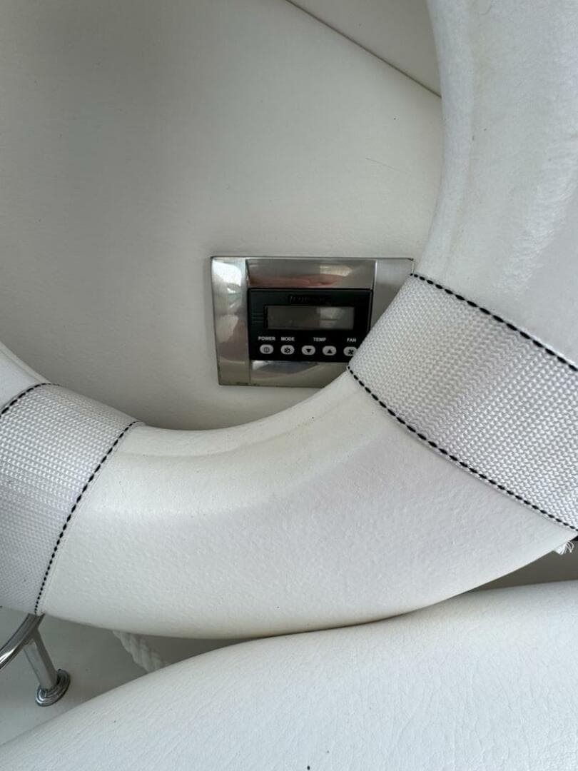 2009 Sea Ray 440 Sundancer — photo 12