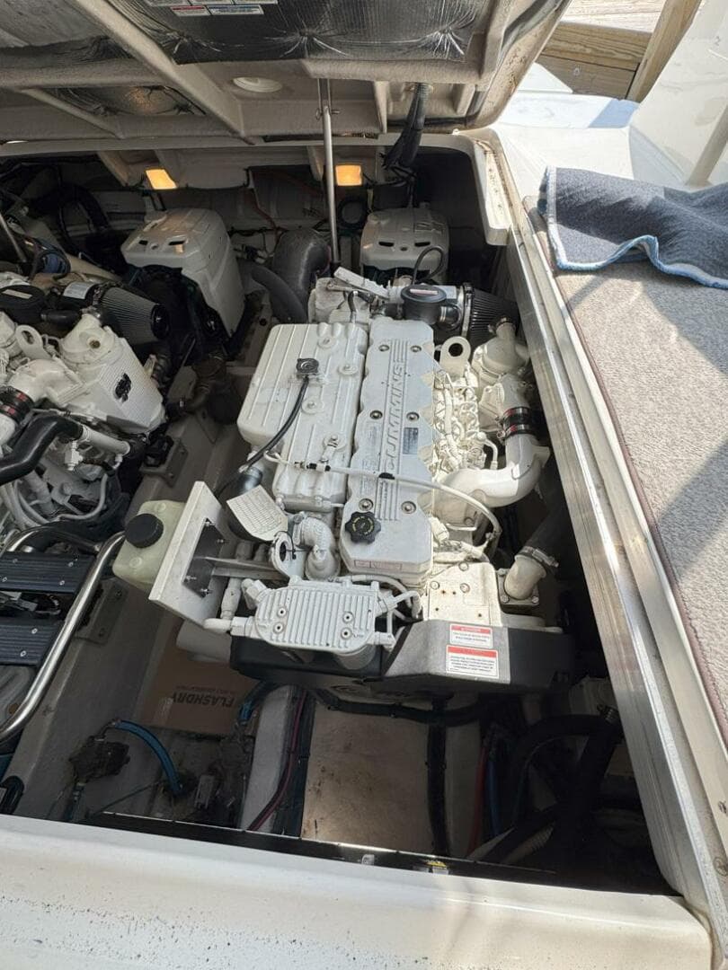 2009 Sea Ray 440 Sundancer — photo 32