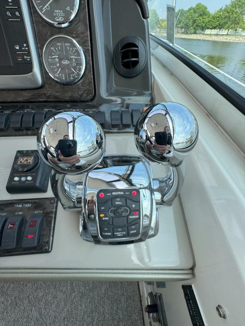 2009 Sea Ray 440 Sundancer — photo 7