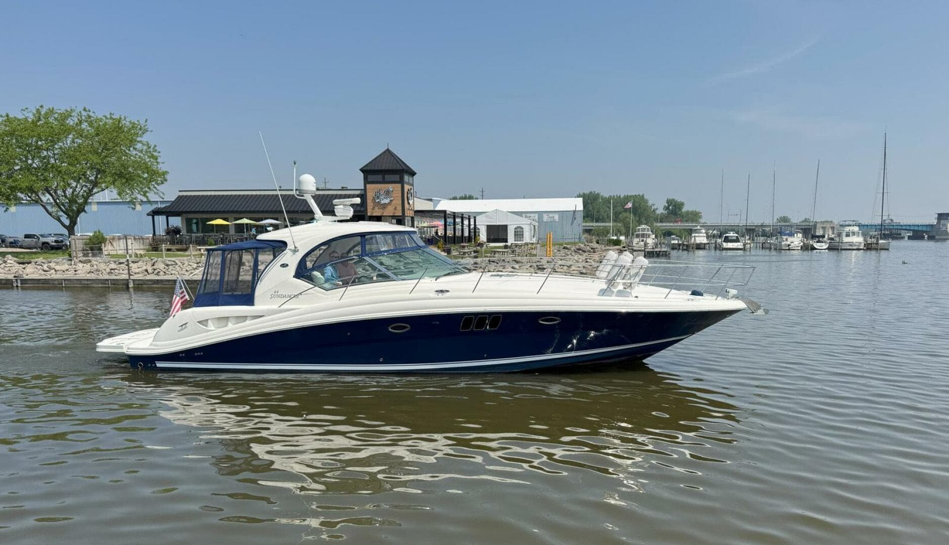 2009 Sea Ray 440 Sundancer
