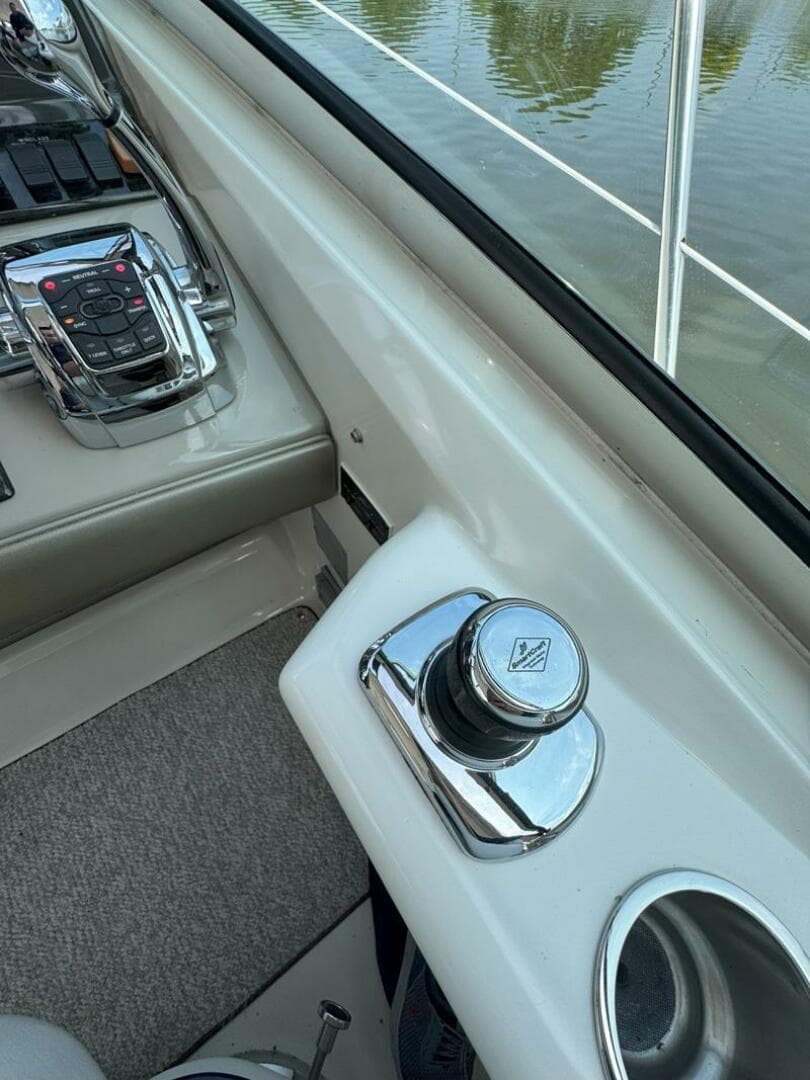 2009 Sea Ray 440 Sundancer — photo 8