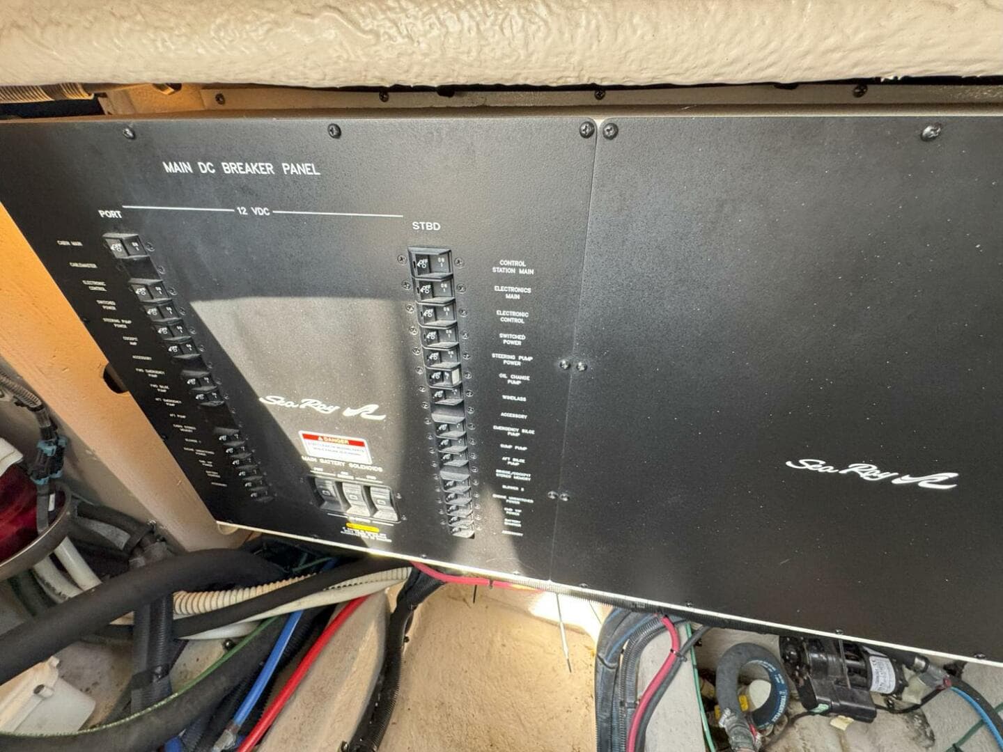 2009 Sea Ray 440 Sundancer — photo 37