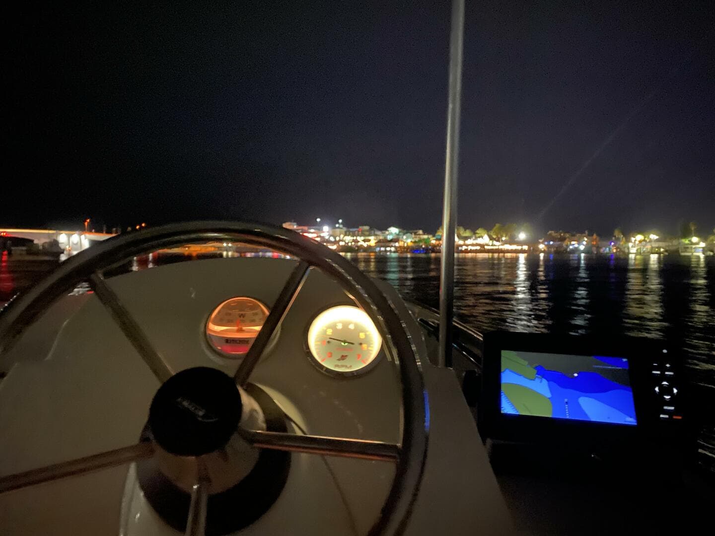 2018 Boston Whaler 150 Super Sport — photo 19