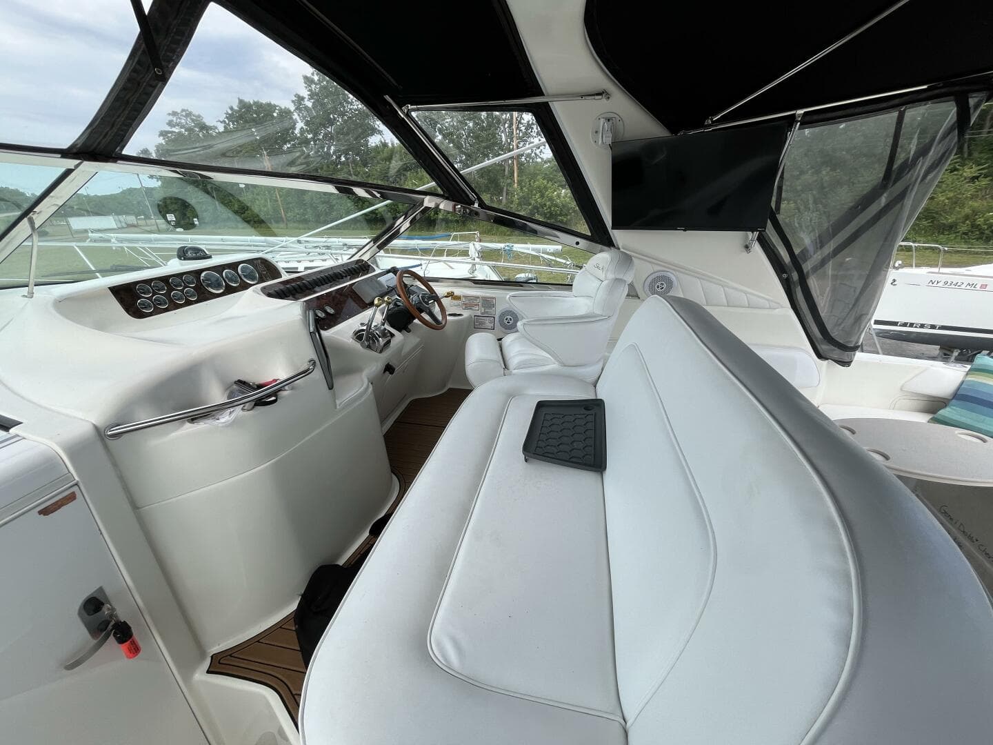 1999 Sea Ray 400 Sundancer — photo 25