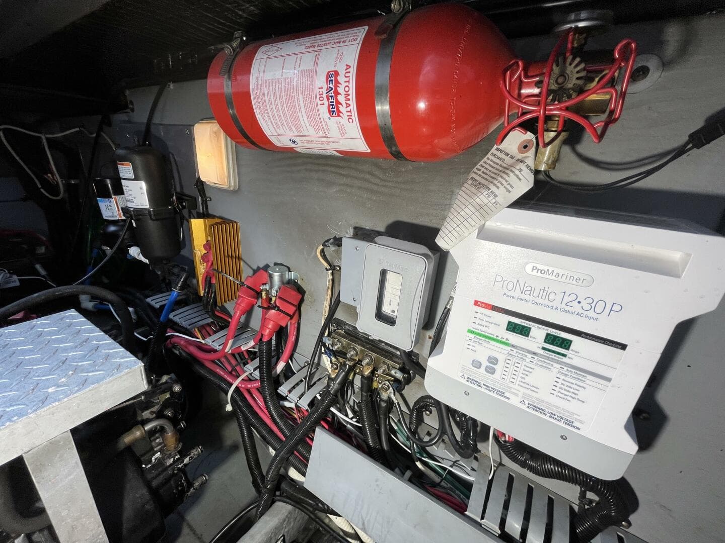 1999 Sea Ray 400 Sundancer — photo 40