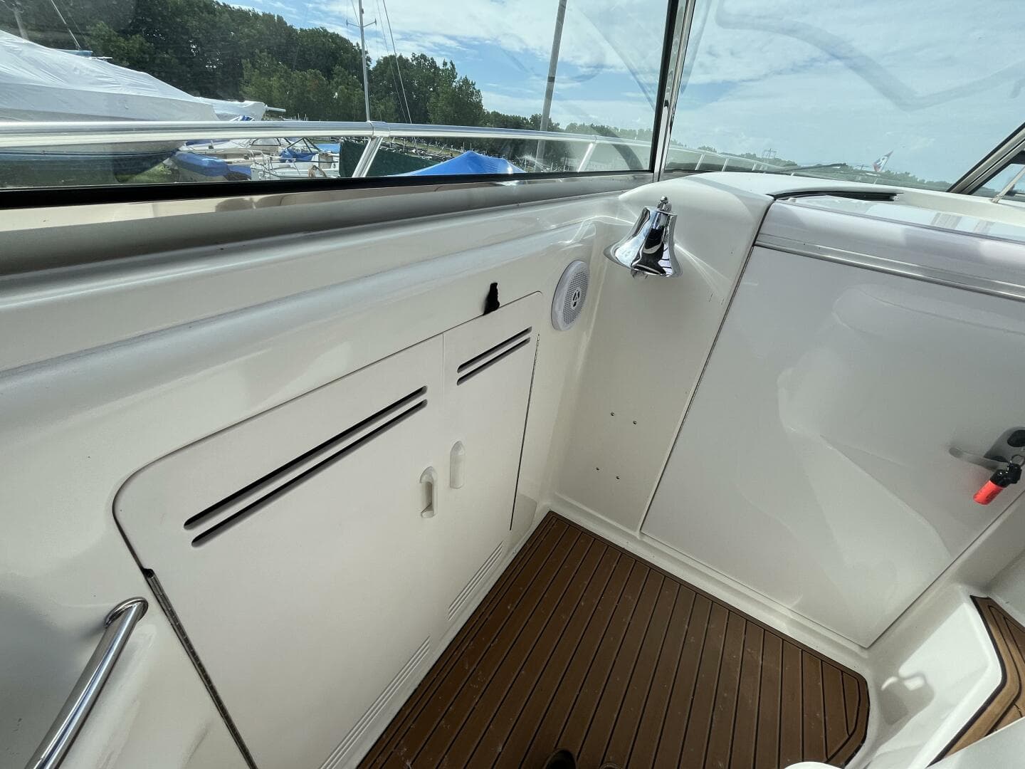 1999 Sea Ray 400 Sundancer — photo 21