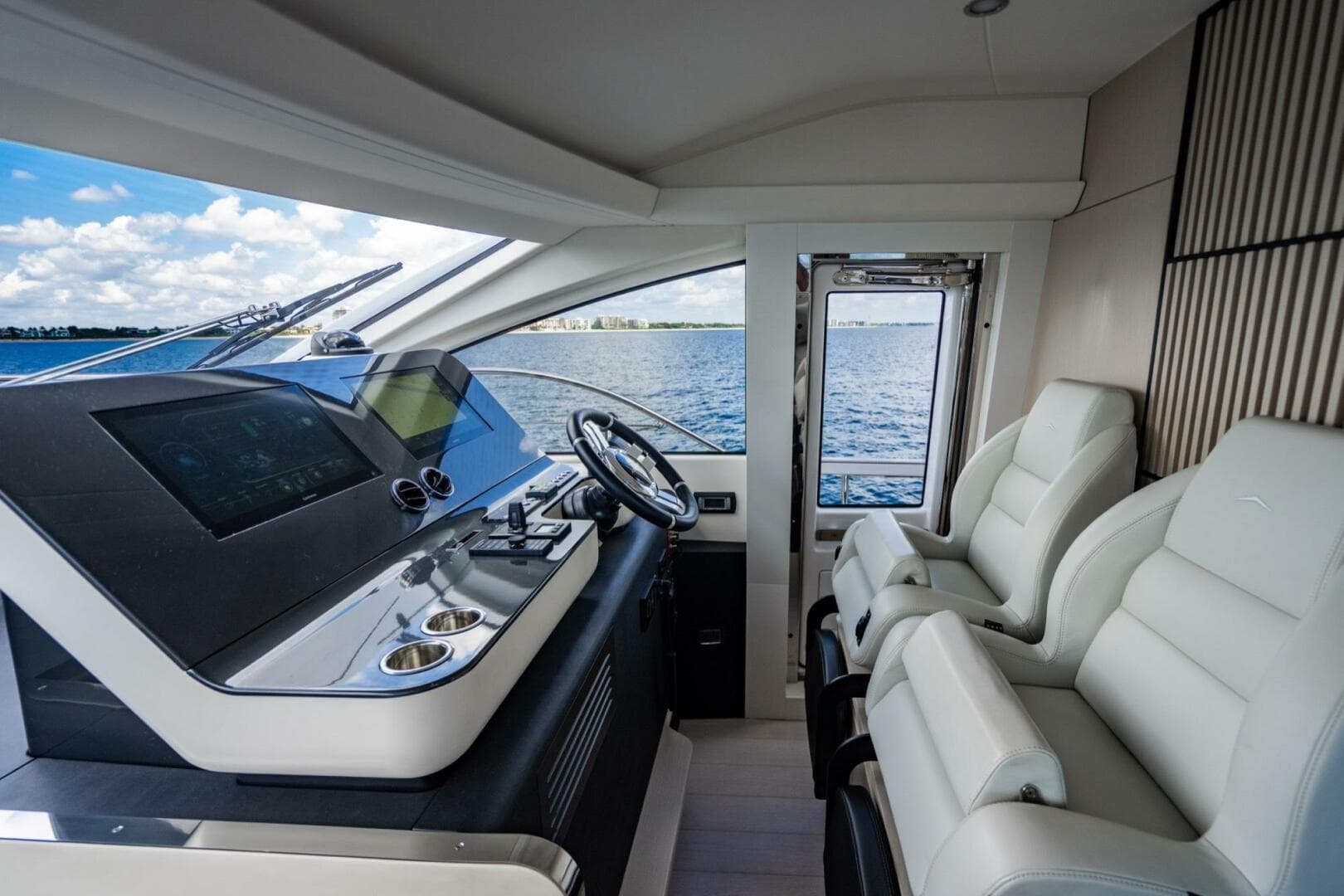 2023 Azimut Fly 68 — photo 11