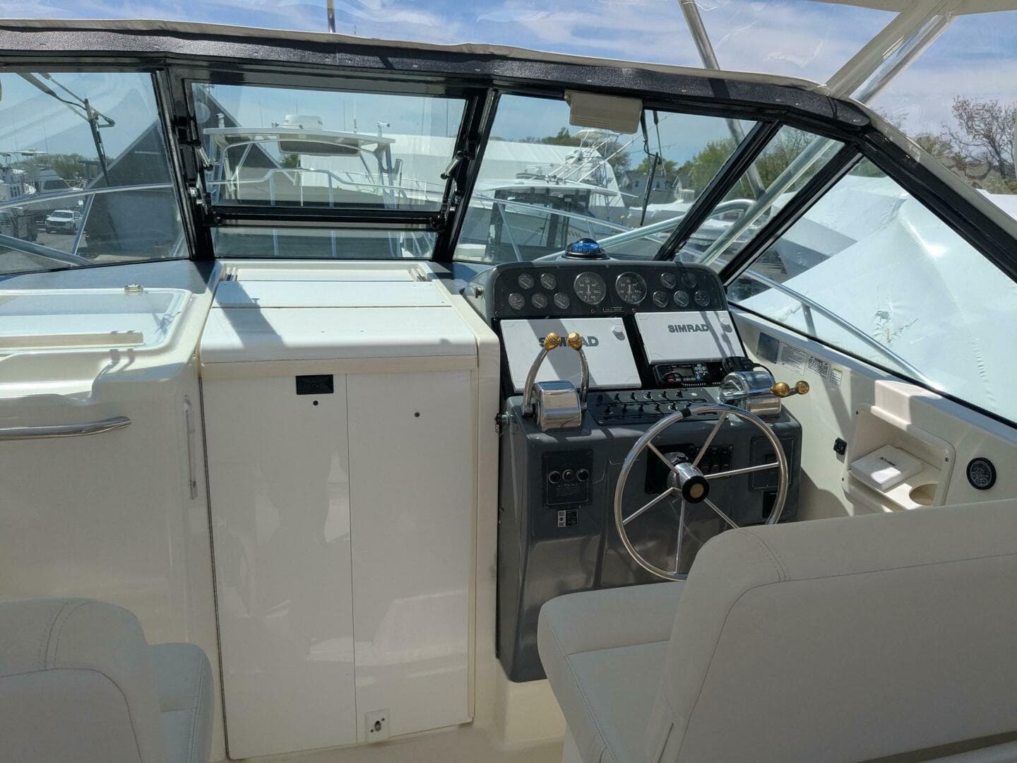 1995 Tiara Yachts 29 Open — photo 3