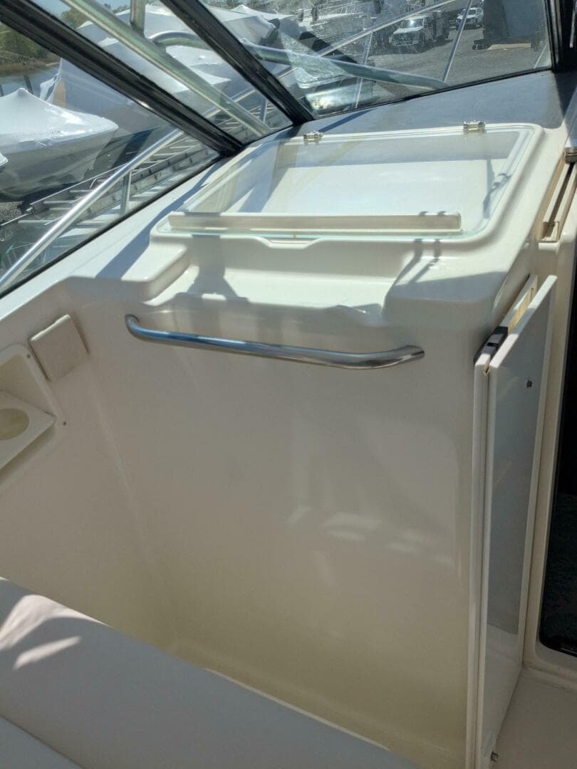 1995 Tiara Yachts 29 Open — photo 8