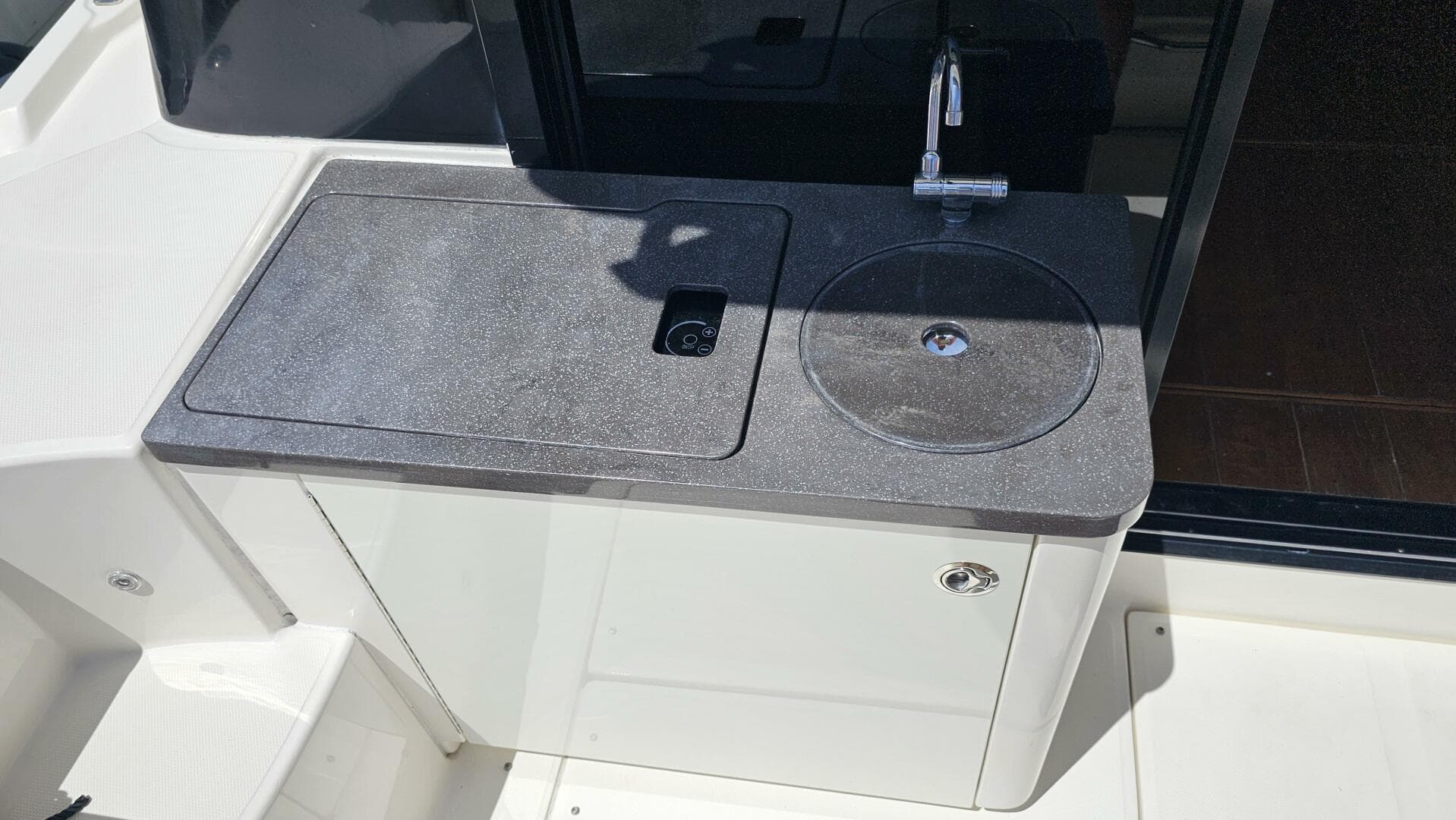 2016 Sea Ray — photo 32