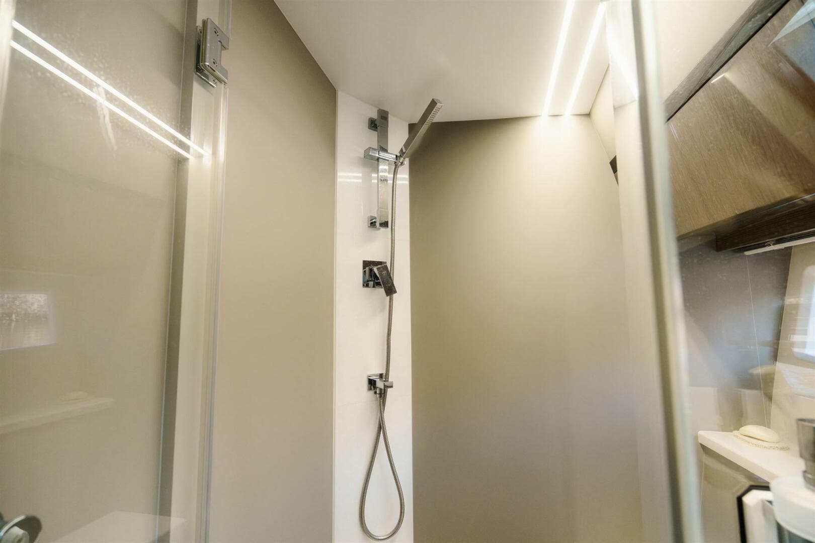 2023 Galeon 425 Hts — photo 15