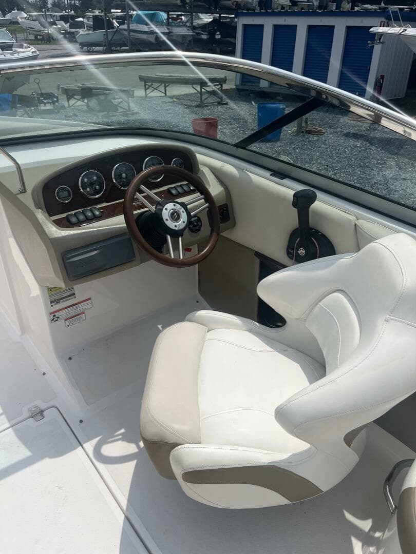 2011 Regal 2300 — photo 6