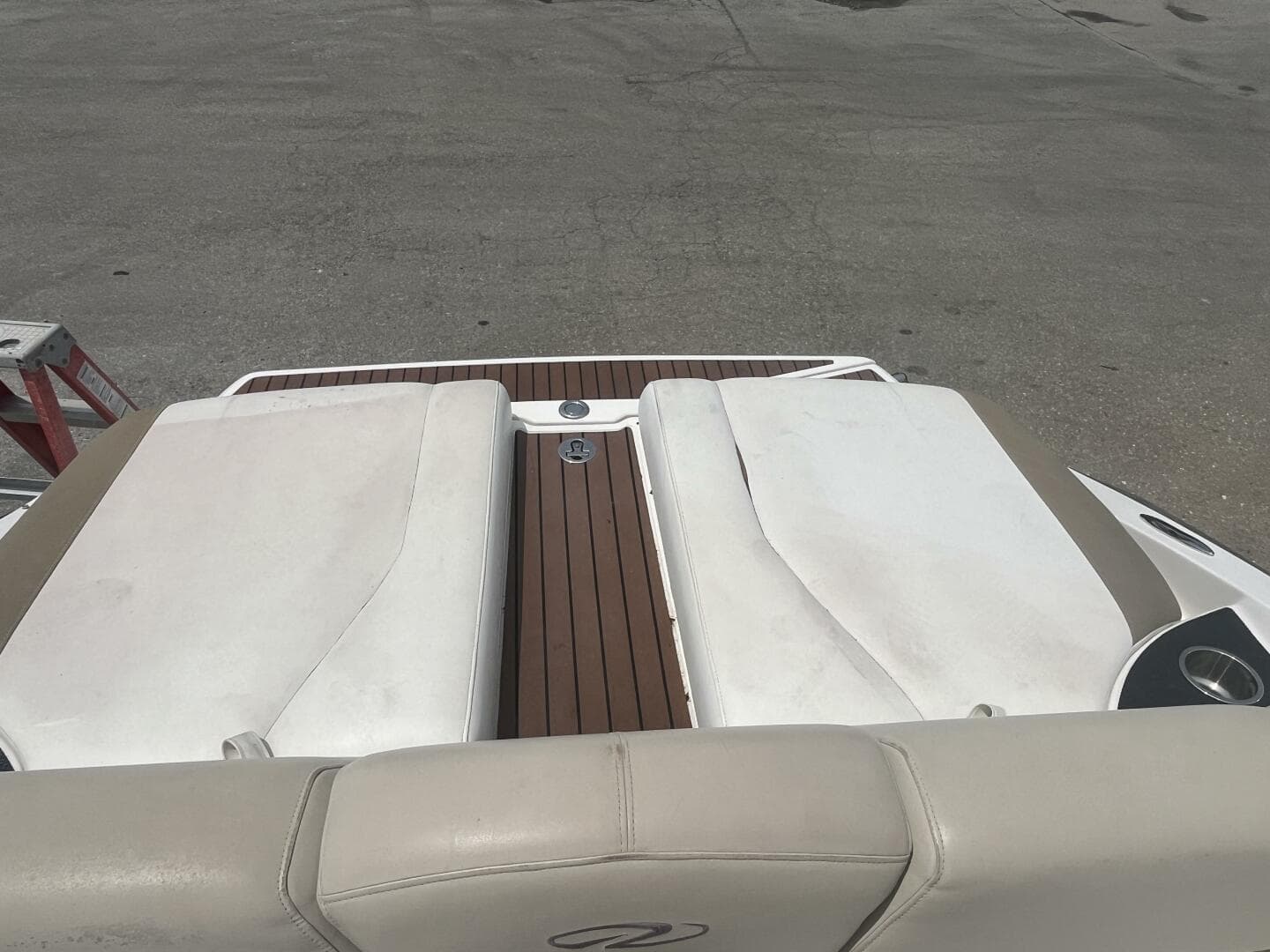 2011 Regal 2300 — photo 18