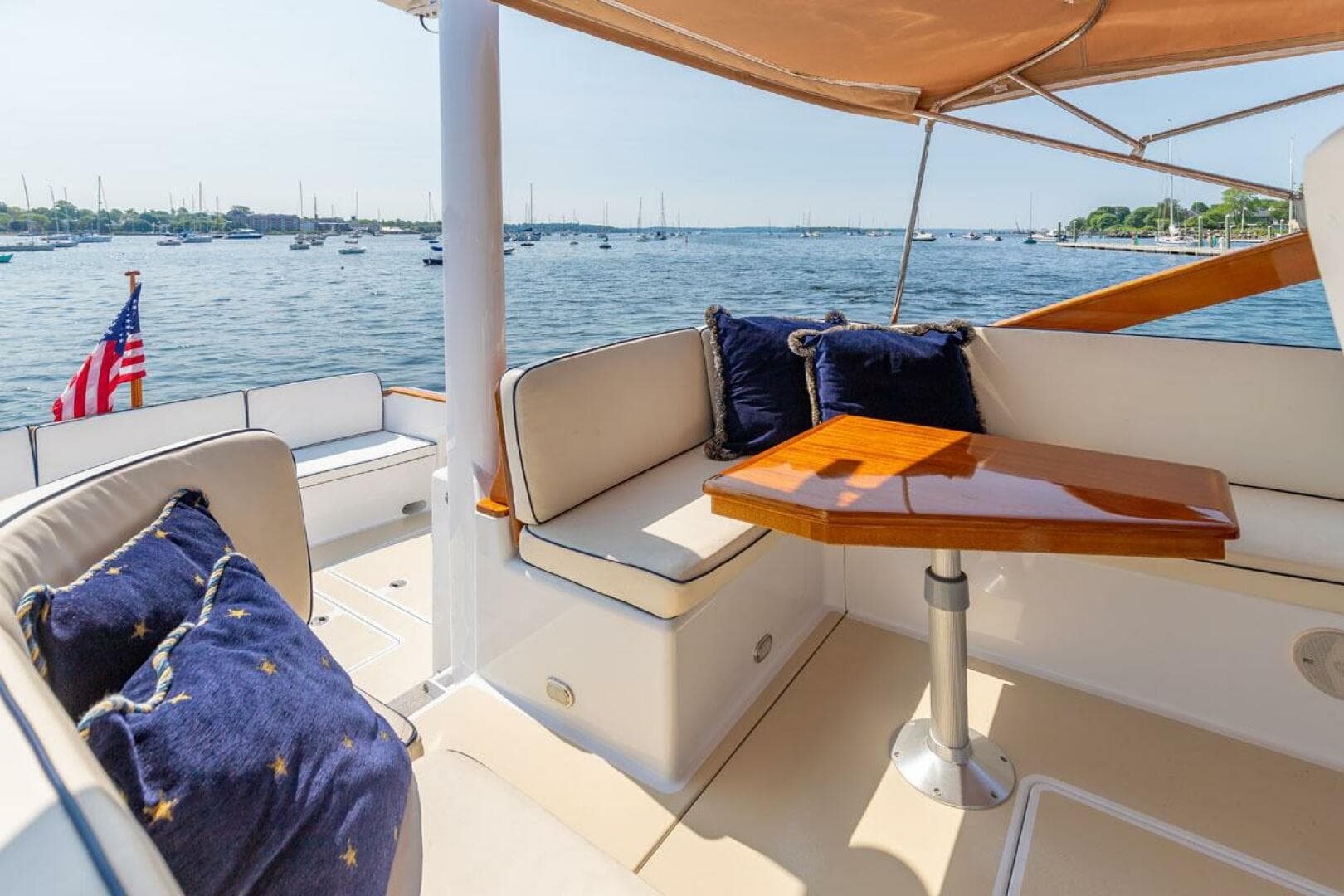 2000 Morris Wolf Class 44 — photo 16