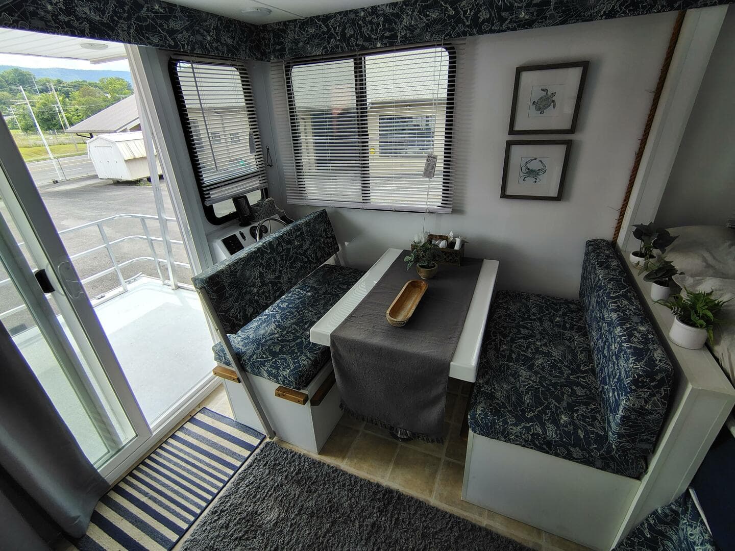 2017 Catamaran Cruisers Lil Hobo 31 — photo 9