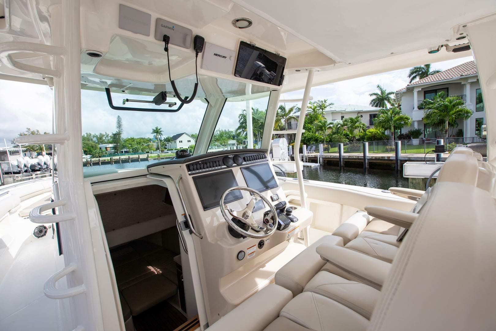 2023 Boston Whaler 380 Outrage — photo 10