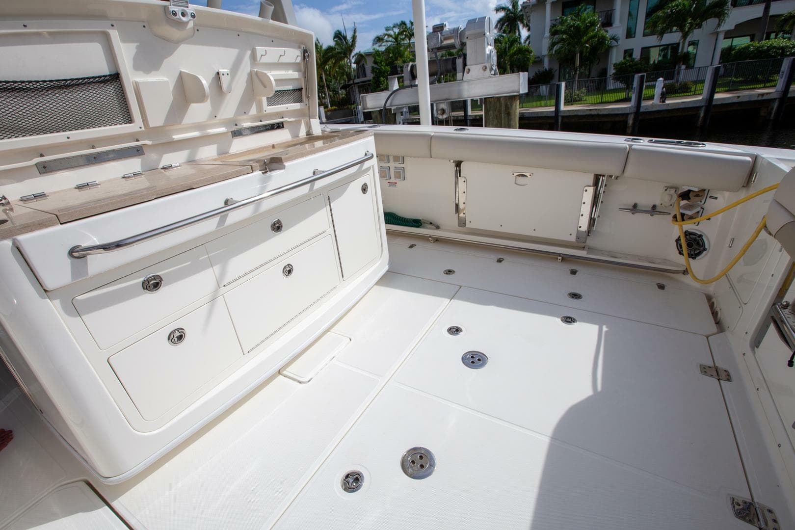 2023 Boston Whaler 380 Outrage — photo 5