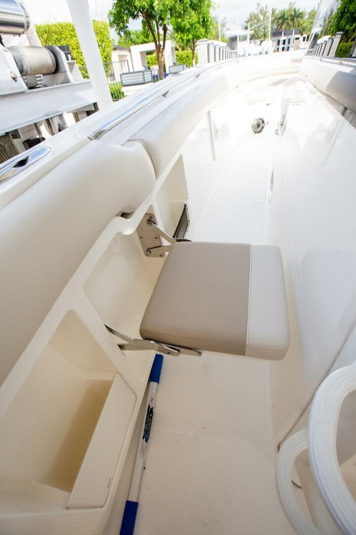 2023 Boston Whaler 380 Outrage — photo 9
