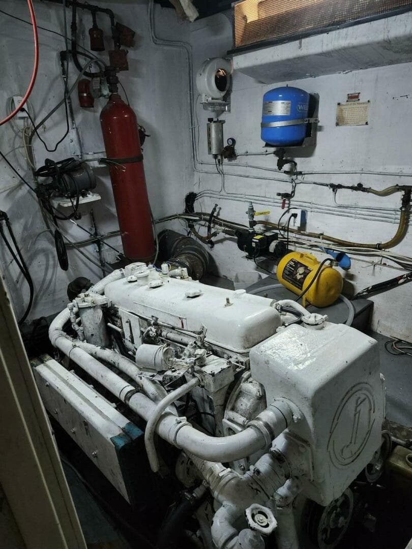 1982 Hatteras — photo 8