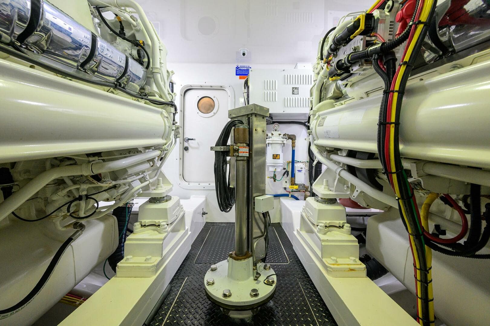 2021 Viking 72 Convertible — photo 42