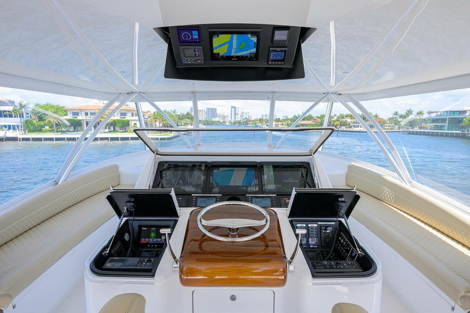 2021 Viking 72 Convertible — photo 29