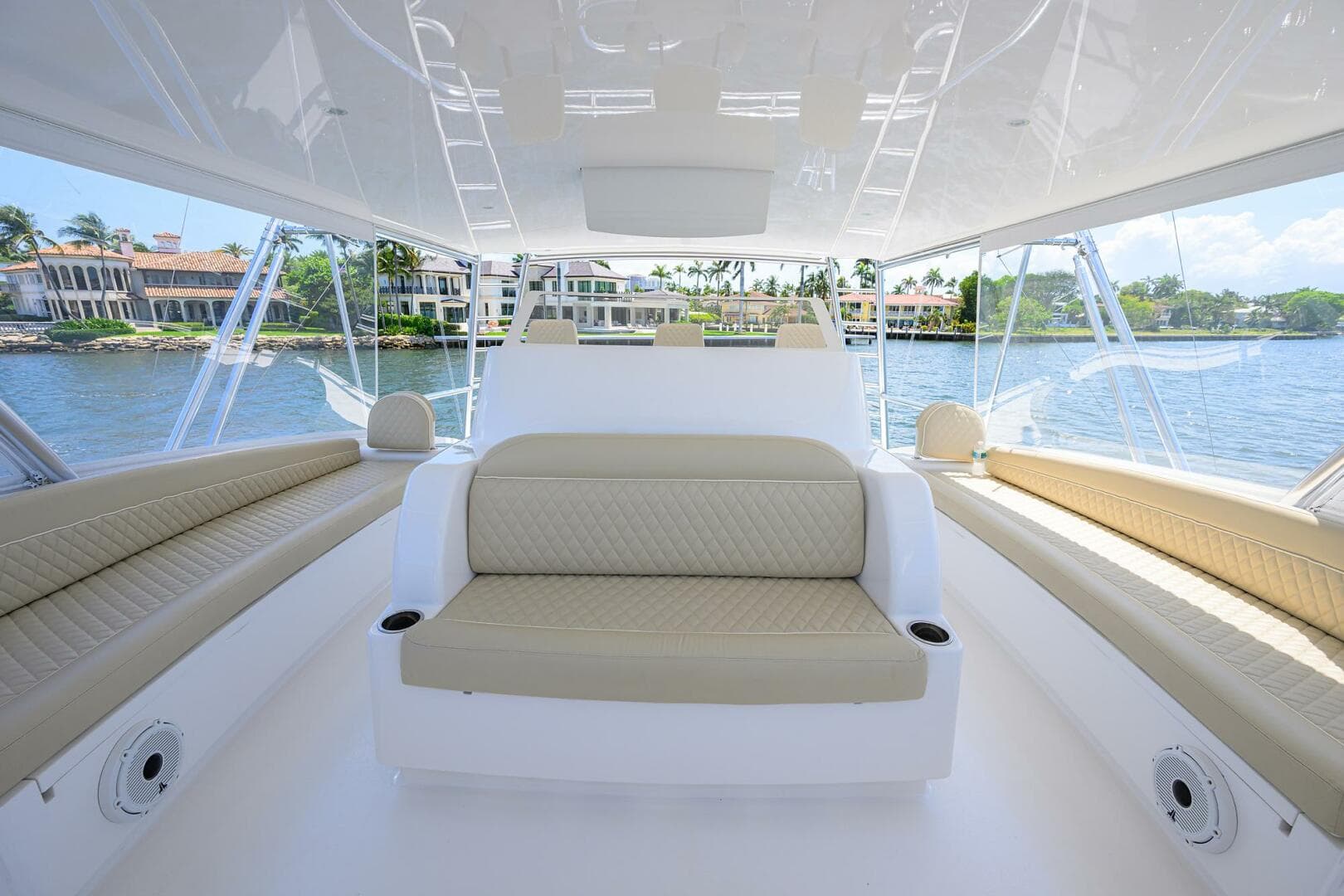 2021 Viking 72 Convertible — photo 31