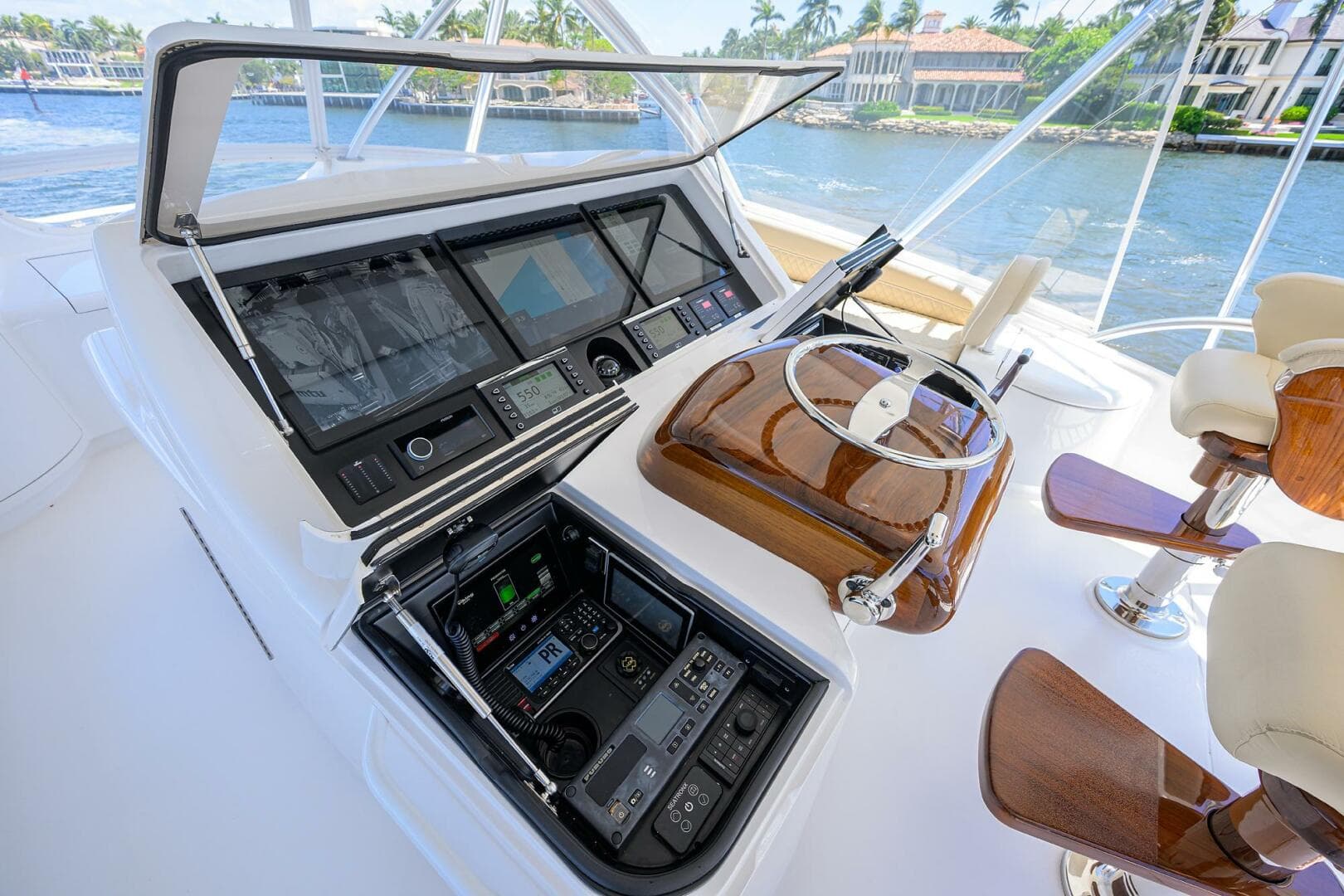 2021 Viking 72 Convertible — photo 28