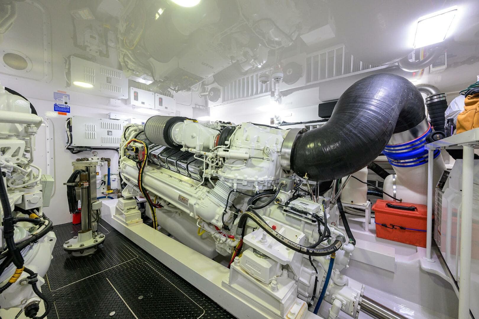 2021 Viking 72 Convertible — photo 40