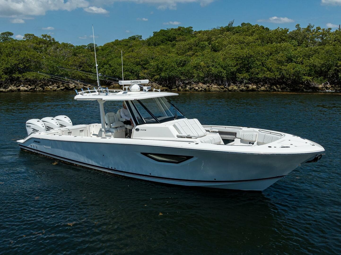 2021 Pursuit S 378 Sport — photo 30