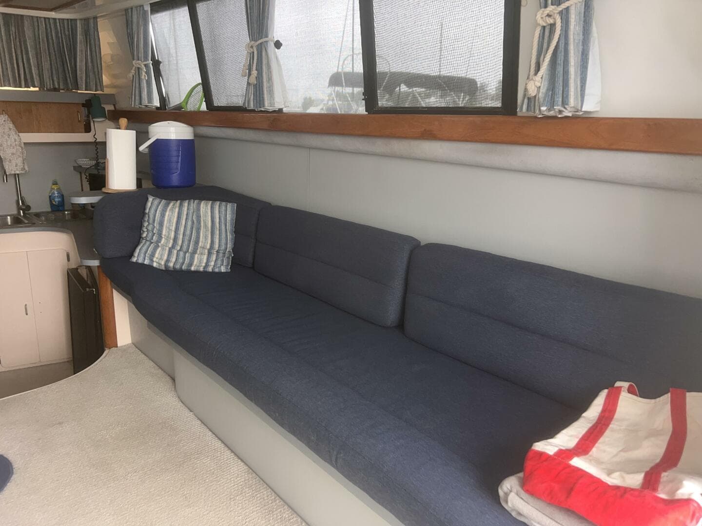 1990 Luhrs 3400 — photo 17