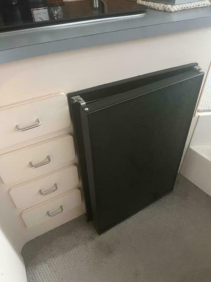 1990 Luhrs 3400 — photo 22