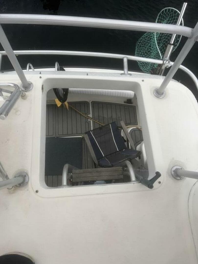 1990 Luhrs 3400 — photo 12