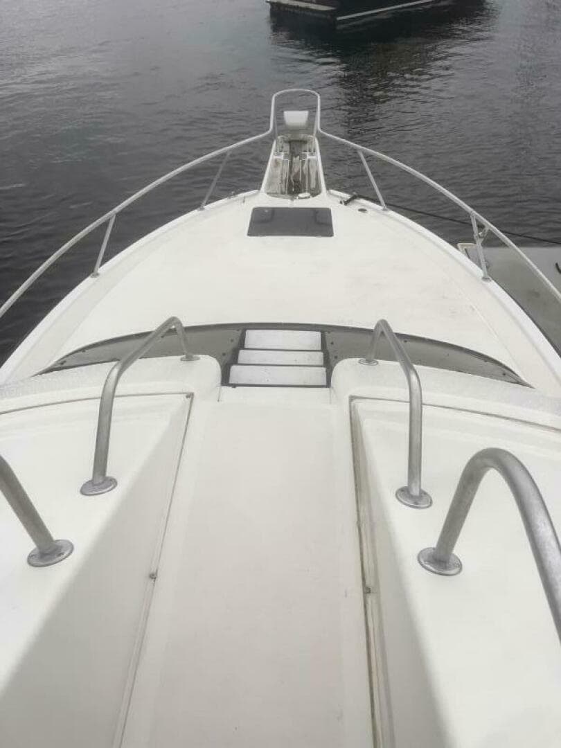 1990 Luhrs 3400 — photo 10