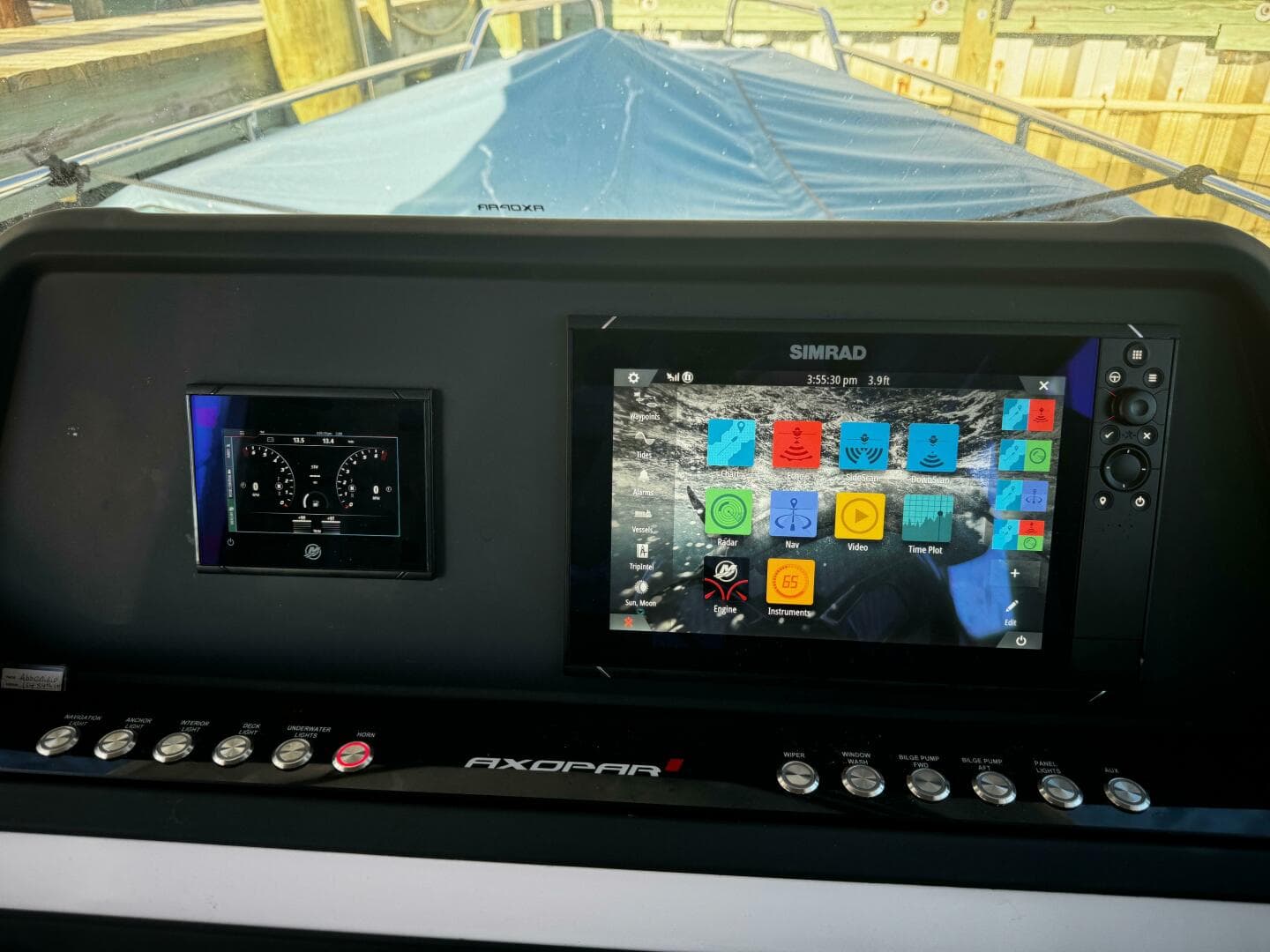 2023 Axopar 28 Cabin — photo 11