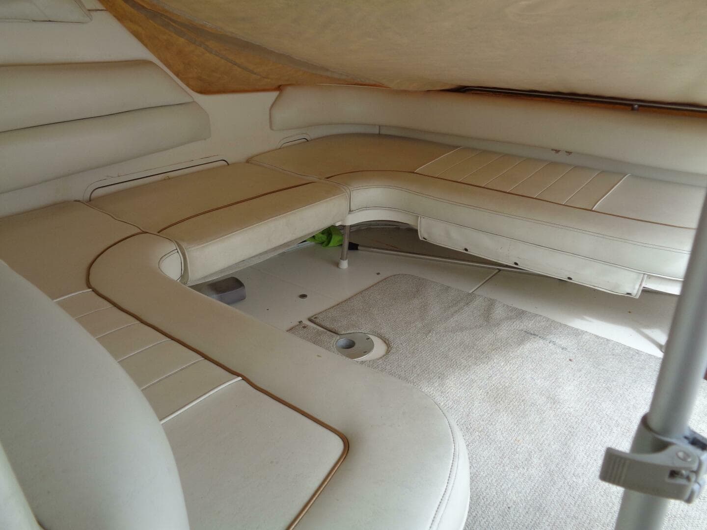 1997 Sea Ray 370 Sundancer — photo 36